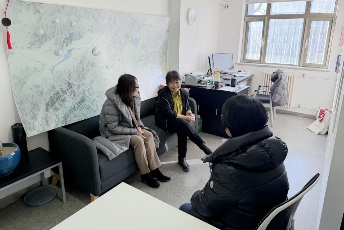 校领导在元旦春节期间带队看望慰问我校全国及市级劳动模范