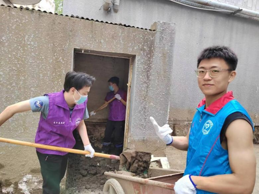 【青春榜样】以探索绘就卓越！他是优秀硕士毕业生郑亮